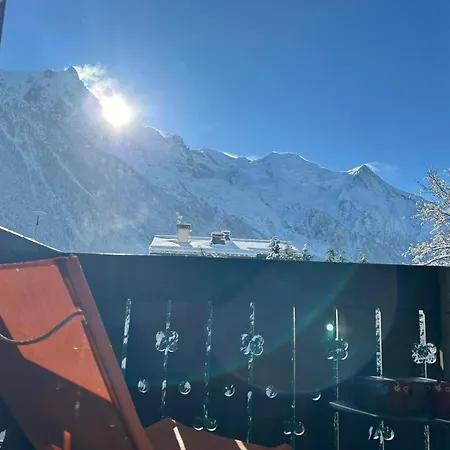 Bright With Balcony Views Of Mont Blanc Parking Chamonix