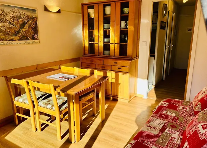 Bright With Views Of Mont Blanc Апартаменты